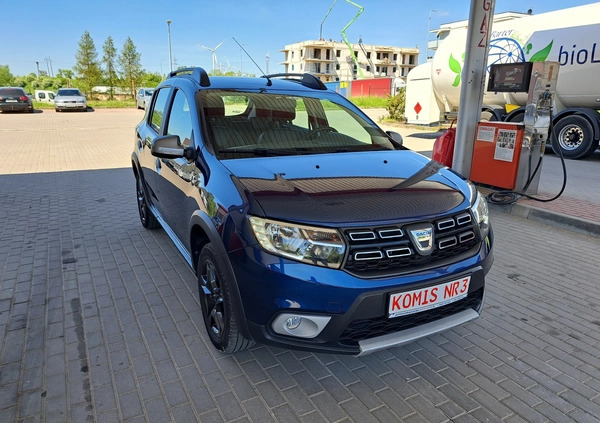 Dacia Sandero Stepway cena 38900 przebieg: 53000, rok produkcji 2017 z Ostrów Wielkopolski małe 529